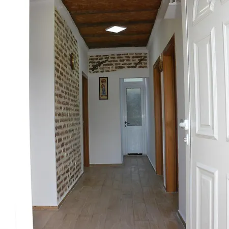 Guest House Cela Vendégház *