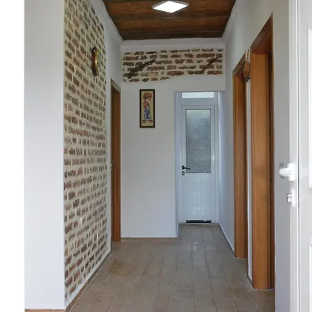 Guest House Cela