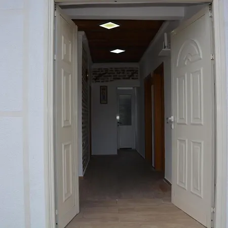 Guest House Cela Vendégház