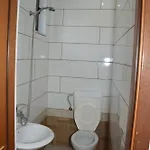 Gasthuis Guest House Cela