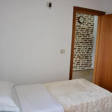 Pensión Guest House Cela *