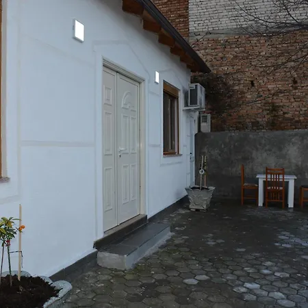 Guest House Cela *